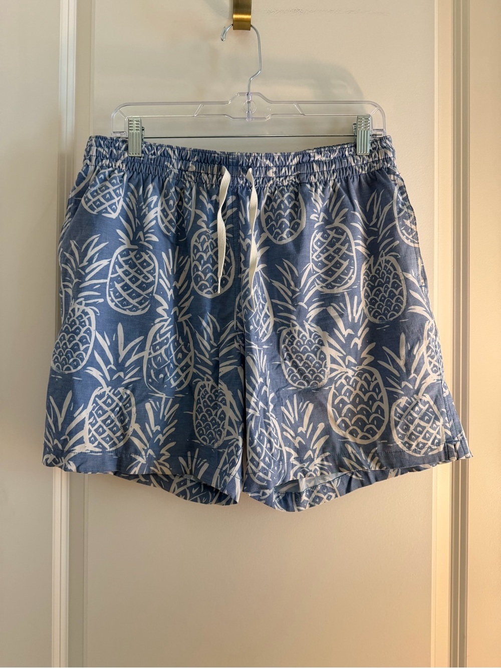 chubbies Blue & White Pineapple-Pattern Swim Shorts